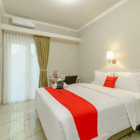 מלון בנדונג Reddoorz Near Taman Makam Pahlawan Cikutra מראה חיצוני תמונה
