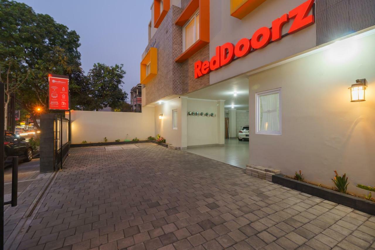 מלון בנדונג Reddoorz Near Taman Makam Pahlawan Cikutra מראה חיצוני תמונה