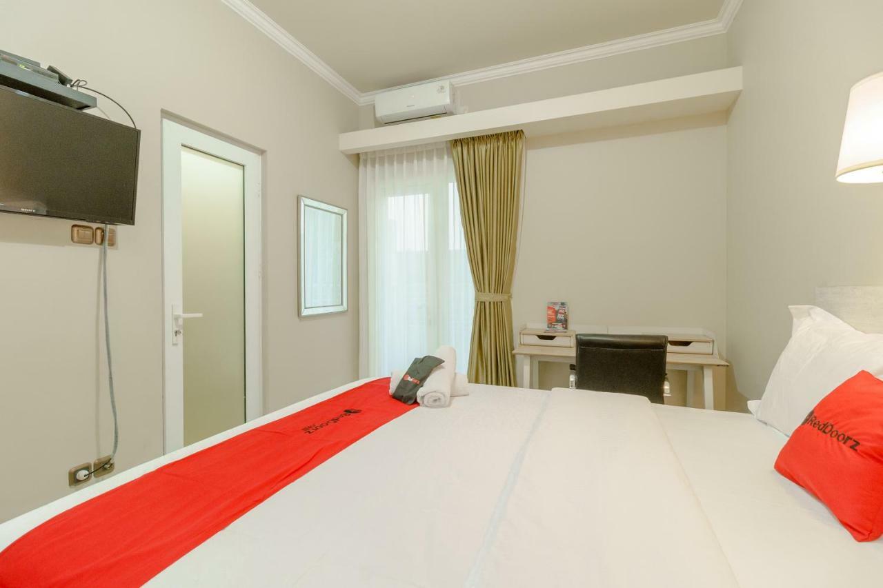 מלון בנדונג Reddoorz Near Taman Makam Pahlawan Cikutra מראה חיצוני תמונה